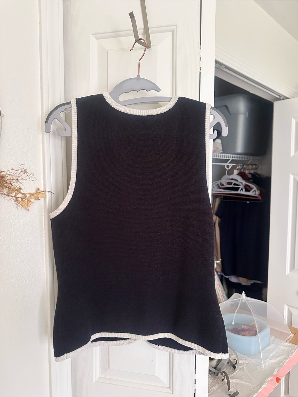 The A&F Mara High-V LuxeLoft Sweater Vest - Picture 3 of 5